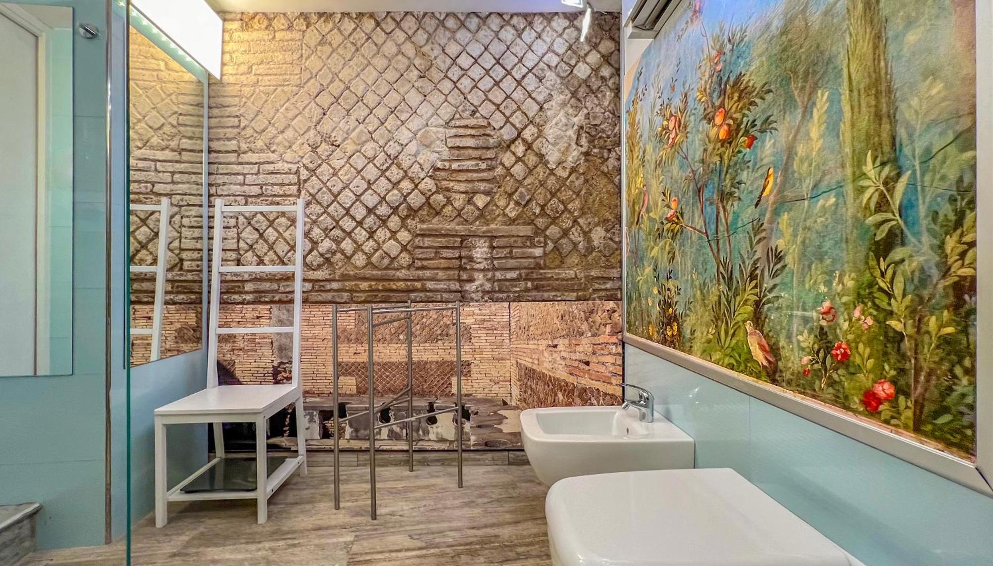 The Trendiest House Just Few Steps From The Colosseum